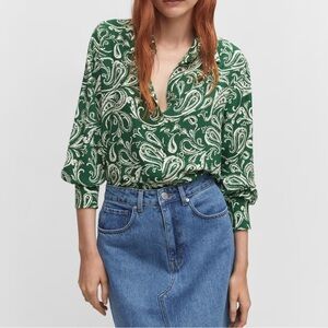 Printed flowy shirt. Size 16.